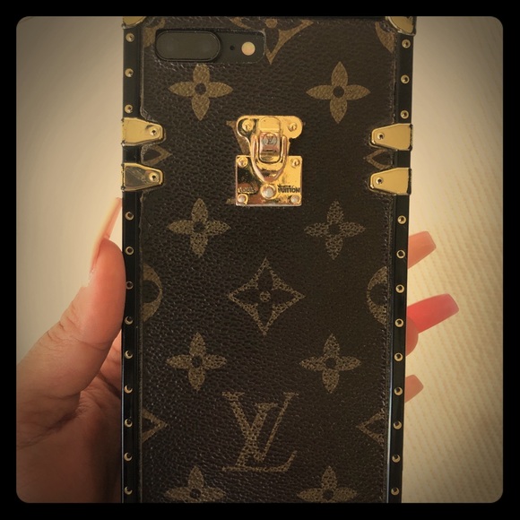 iPhone 8 Plus ゴールド Louis Vuittonケース付き iPhone 8 Plus Case